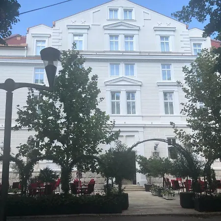 Park 4*
